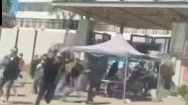 40 Vietnamese workers flee from Cambodian casino to Vietnam 