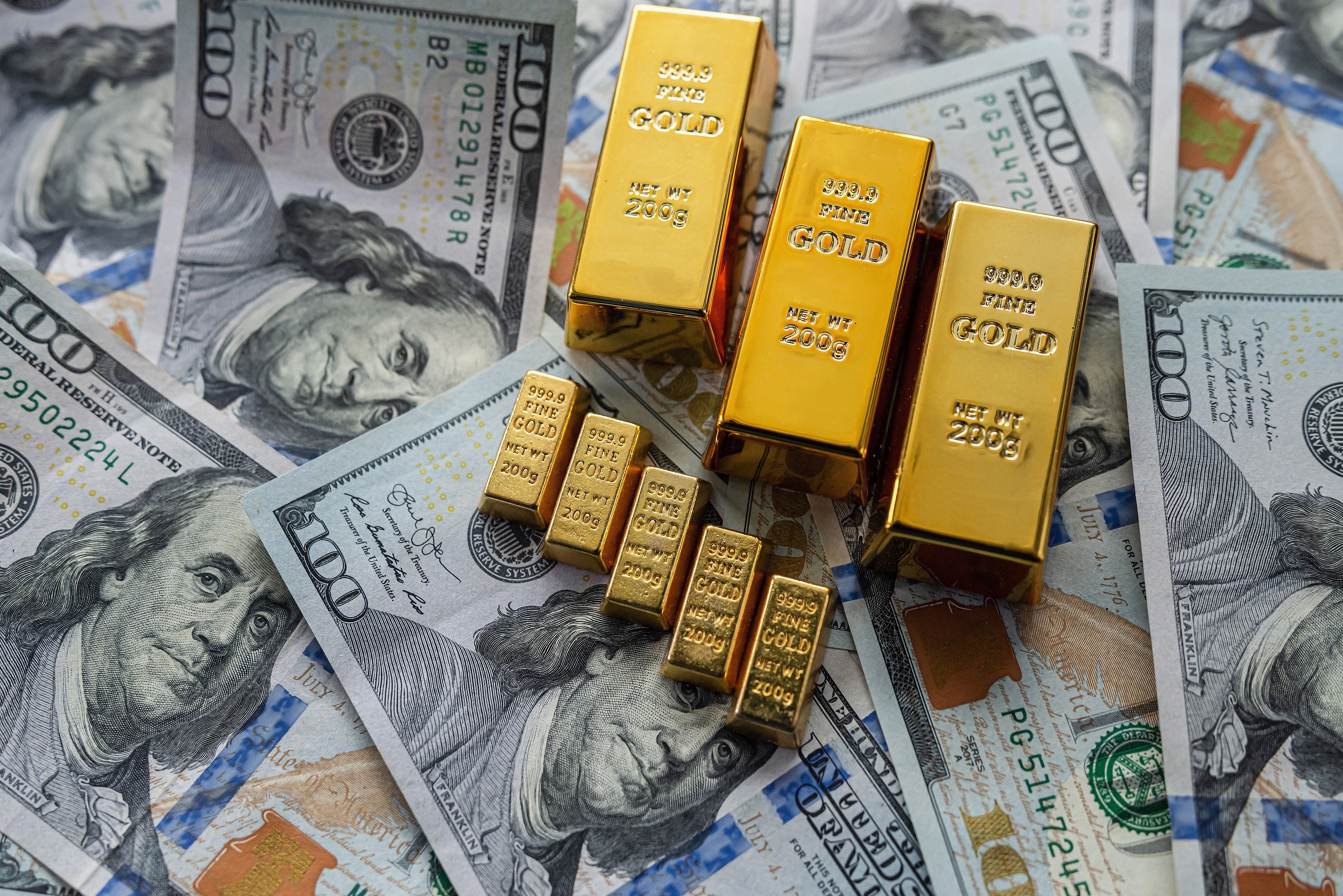 Travelers face VND50 million fine for undeclared cash and gold at border gates