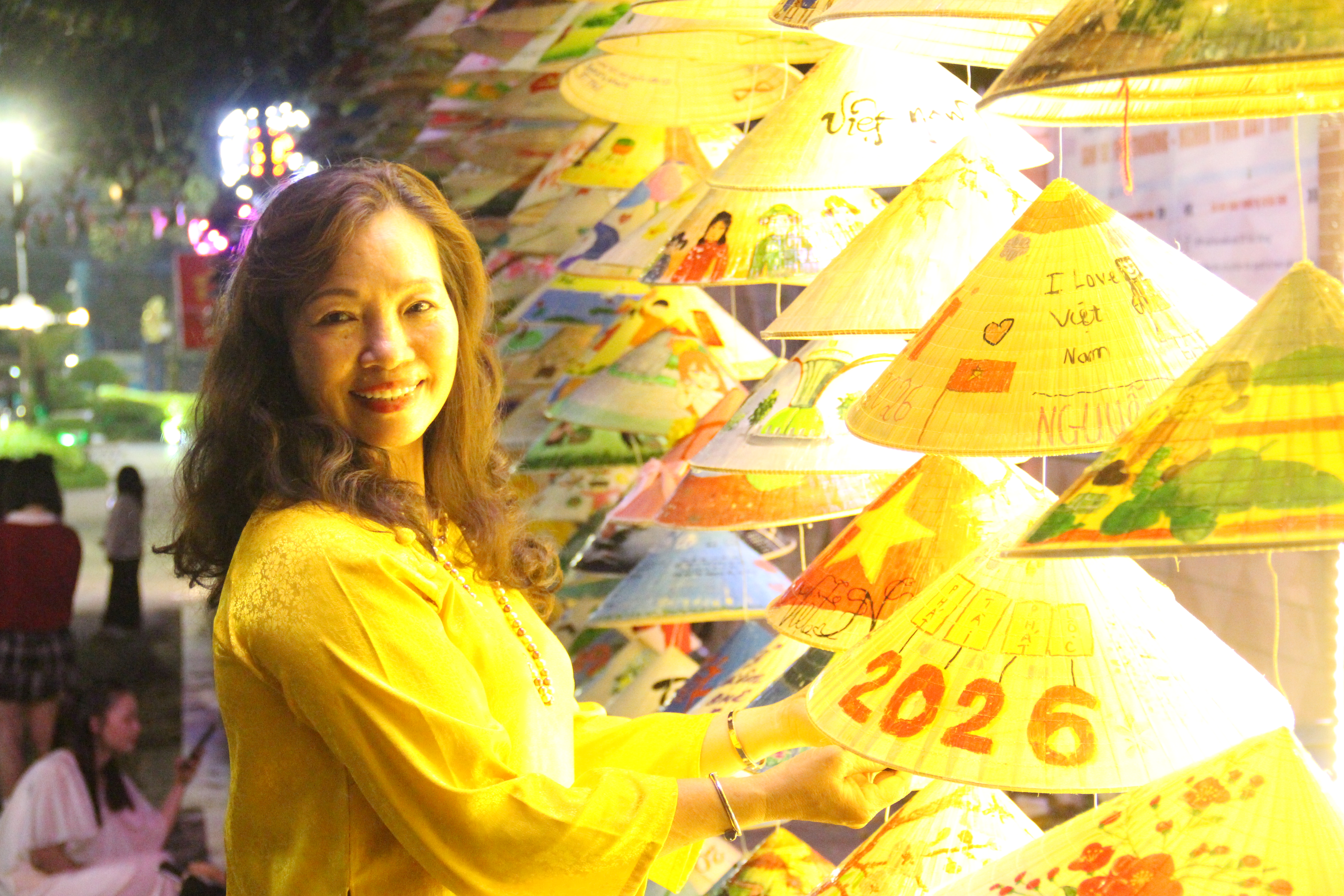 Ấn tượng con đường nón lá ở phường Thủ Dầu Một (TPHCM)