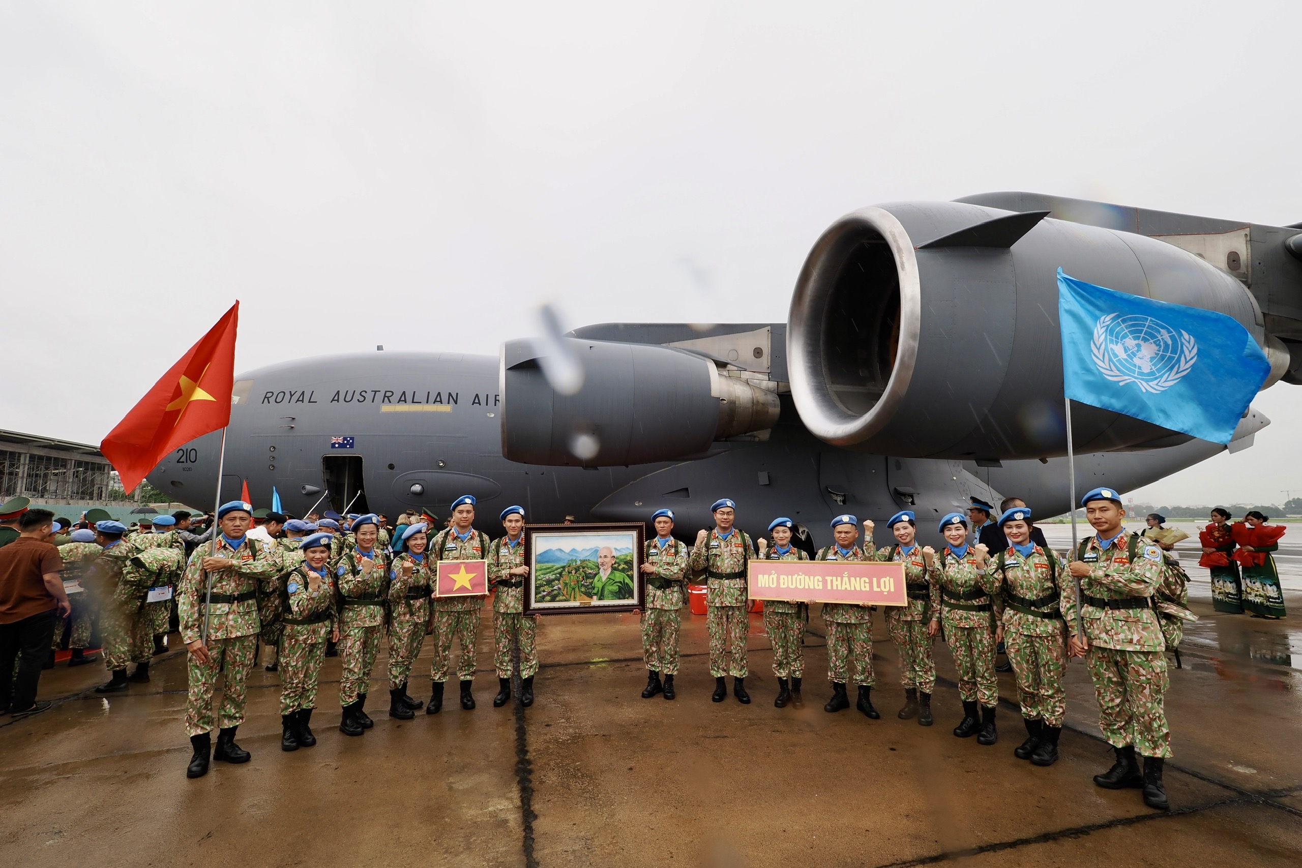 Cán bộ, chiến sĩ Bệnh viện Dã chiến 2.7 trước giờ lên đường làm nhiệm vụ ở Nam Sudan