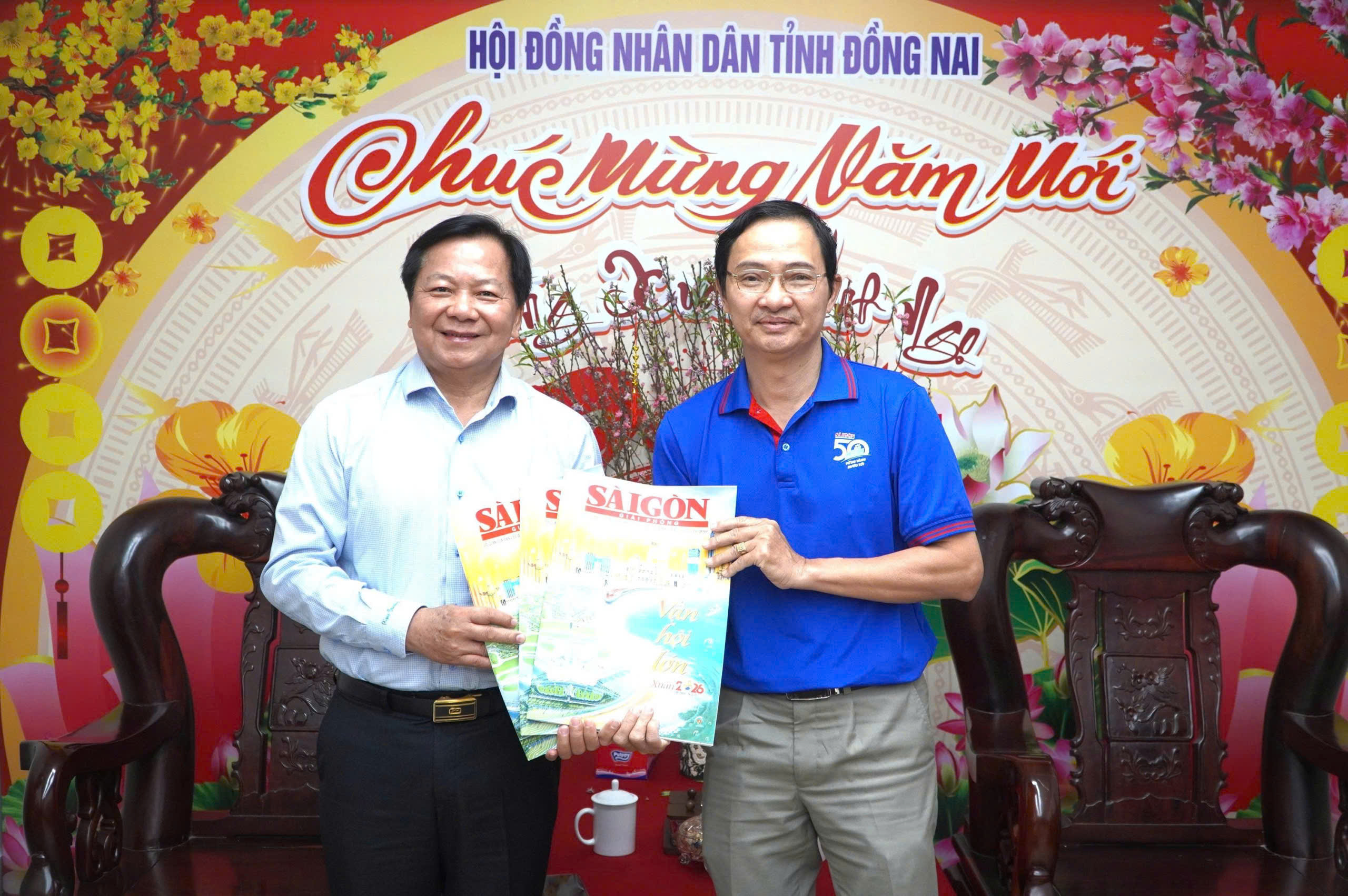 Phát hành báo xuân SGGP đến lãnh đạo HĐND tỉnh Đồng Nai