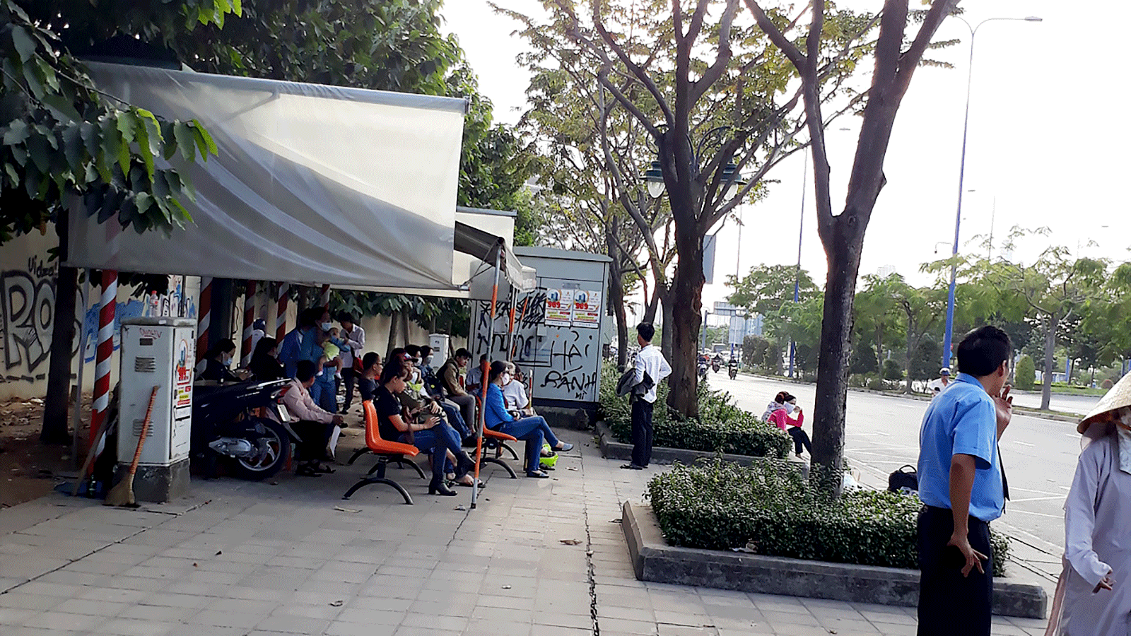 Điểm đón trả khách vẫn thiếu nhà vệ sinh công cộng ảnh 1