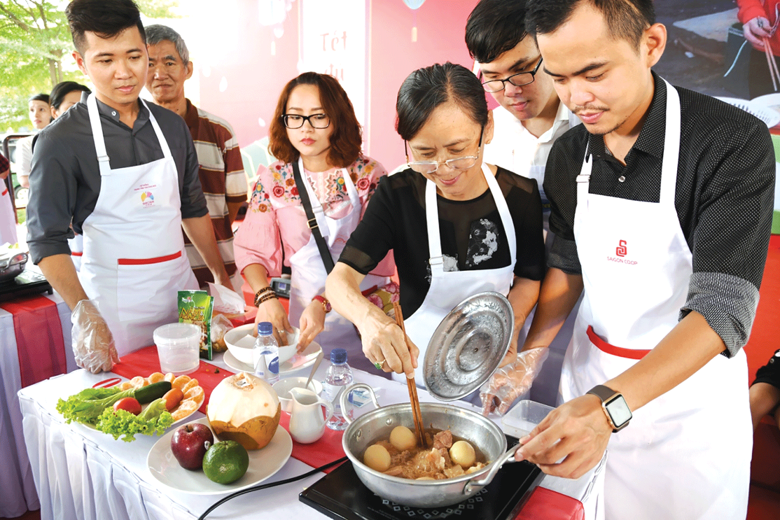 Ý nghĩa lớn từ chương trình "1.000 gia đình Việt Nam cùng Saigon Co.op nấu bữa Tết ngon" ảnh 2