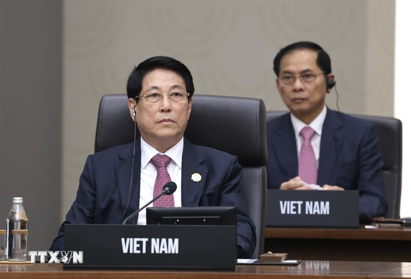 越南国家主席梁强出席第三十二届亚太经合组织峰会。