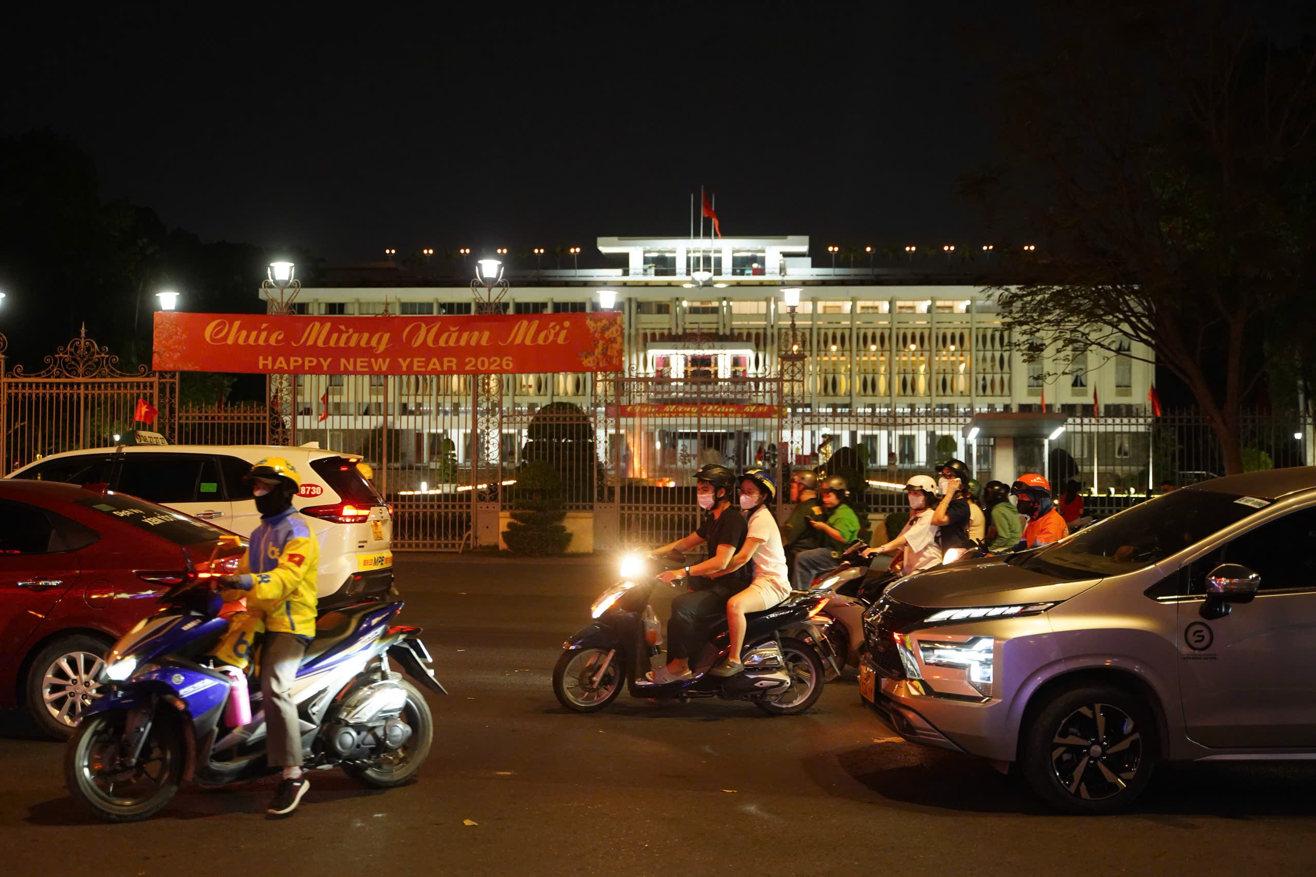 2026新年气氛弥漫胡志明市街头。