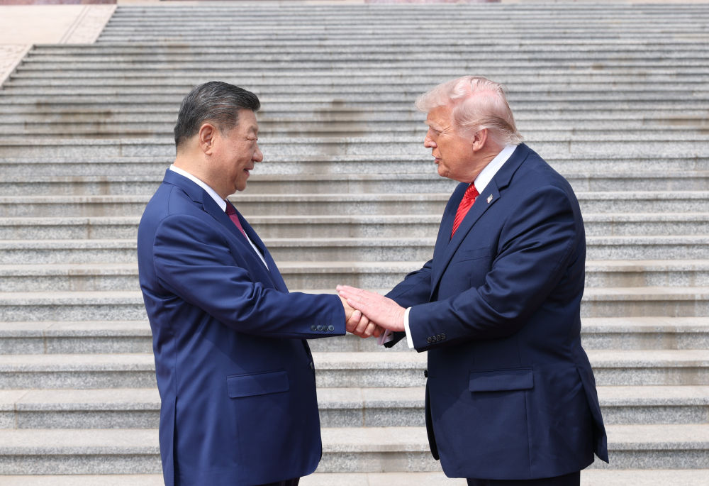 习近平为美国总统特朗普举行欢迎仪式。