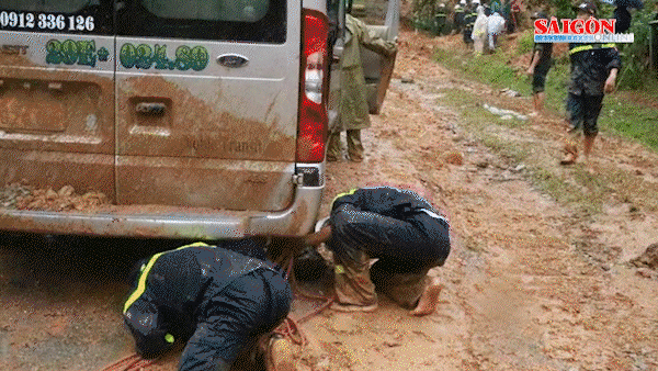 Bản tin tối 13-7: Thủ tướng yêu cầu tập trung khắc phục sự cố sạt lở đất tại Hà Giang; Vụ “vịt quay có giòi” ở Quảng Ninh: Vì sao phạt cả đôi bên?