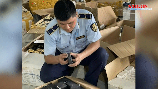 Tạm giữ hơn 2.000 sản phẩm mỹ phẩm nghi nhập lậu