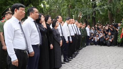 Lãnh đạo Đảng, Nhà nước và TPHCM dâng hoa, dâng hương tưởng niệm Cố Tổng Bí thư Trần Phú cùng các Anh hùng liệt sĩ 