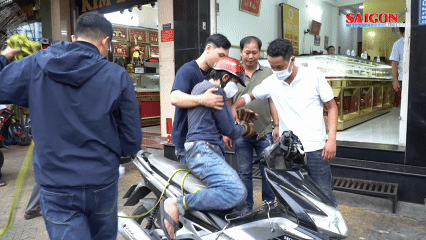  82 phút truy xét, bắt gọn kẻ cướp tiệm vàng ở TPHCM 