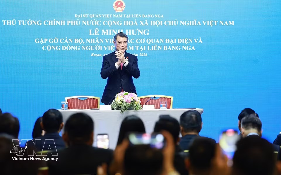 政府总理黎明兴在会见越南驻俄罗斯各代表机关干部、工作人员及旅俄越南人社群代表时发表讲话。