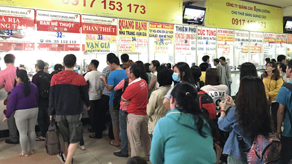 Traffic jam recurs with holidaymakers’ surging travel demand ảnh 2