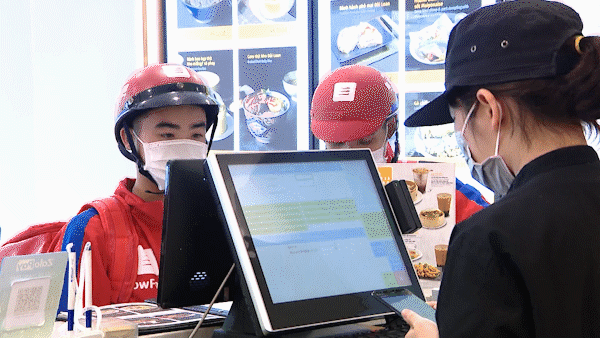 Delivery people make big bucks during Covid-19