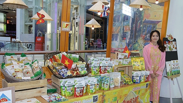 Một gian hàng Việt Nam tại Tuần hàng Việt Nam tại Thái Lan  