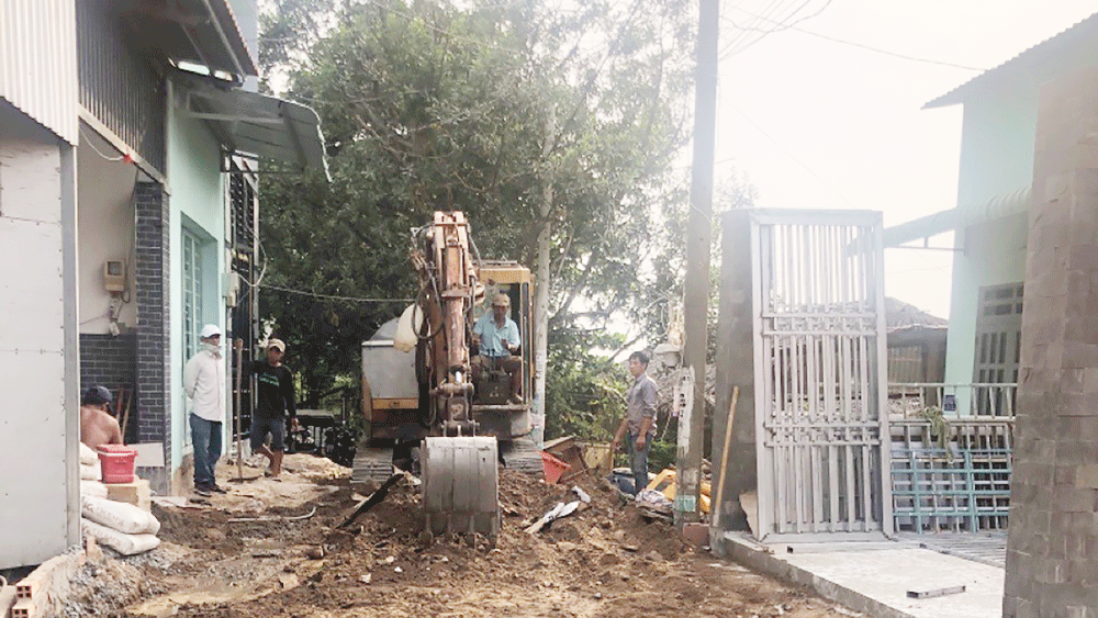 Hiến đất mở đường ở những vùng đất thép ảnh 1