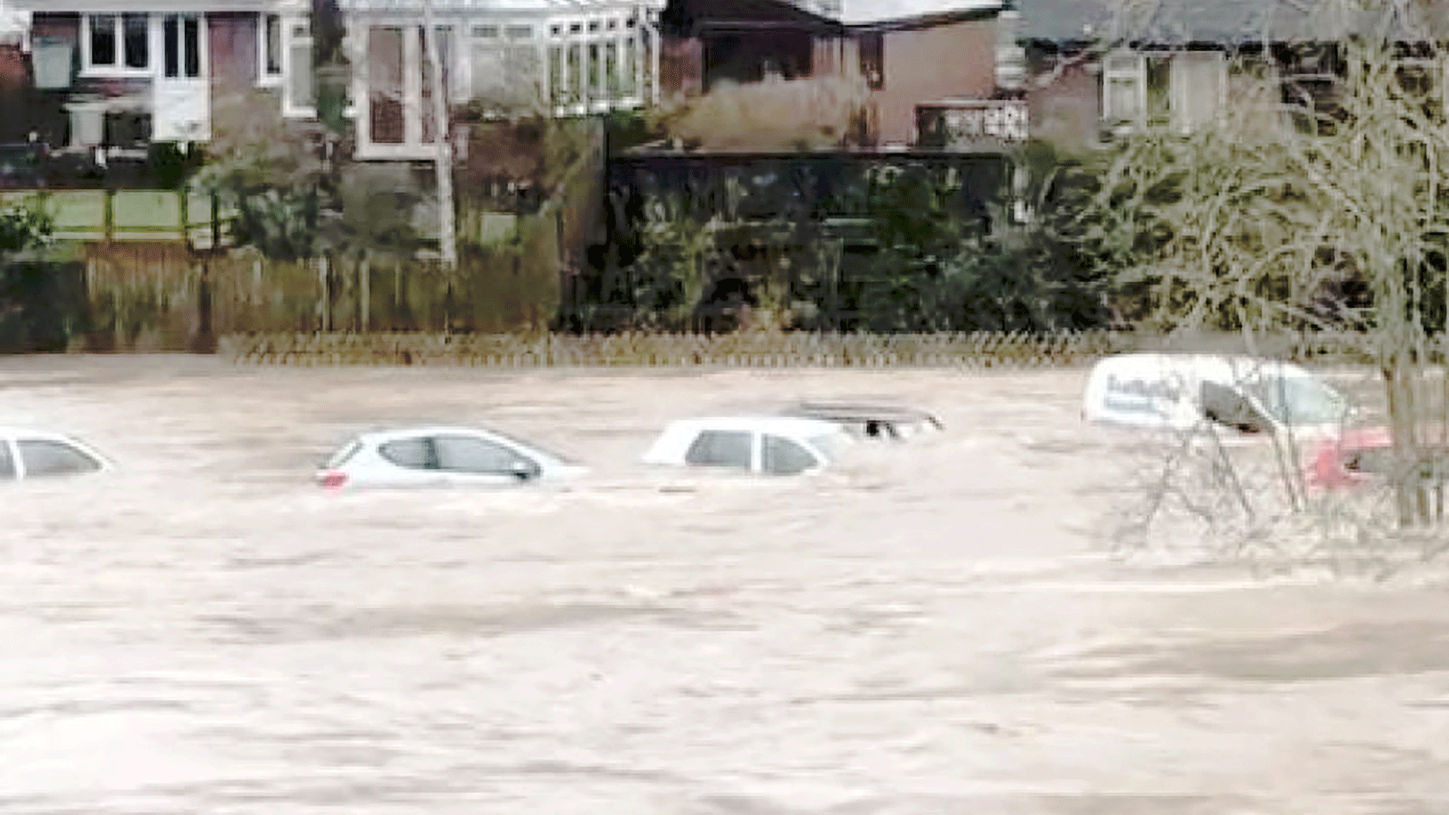 Ngập lụt trên diện rộng tại xứ Wales, Anh