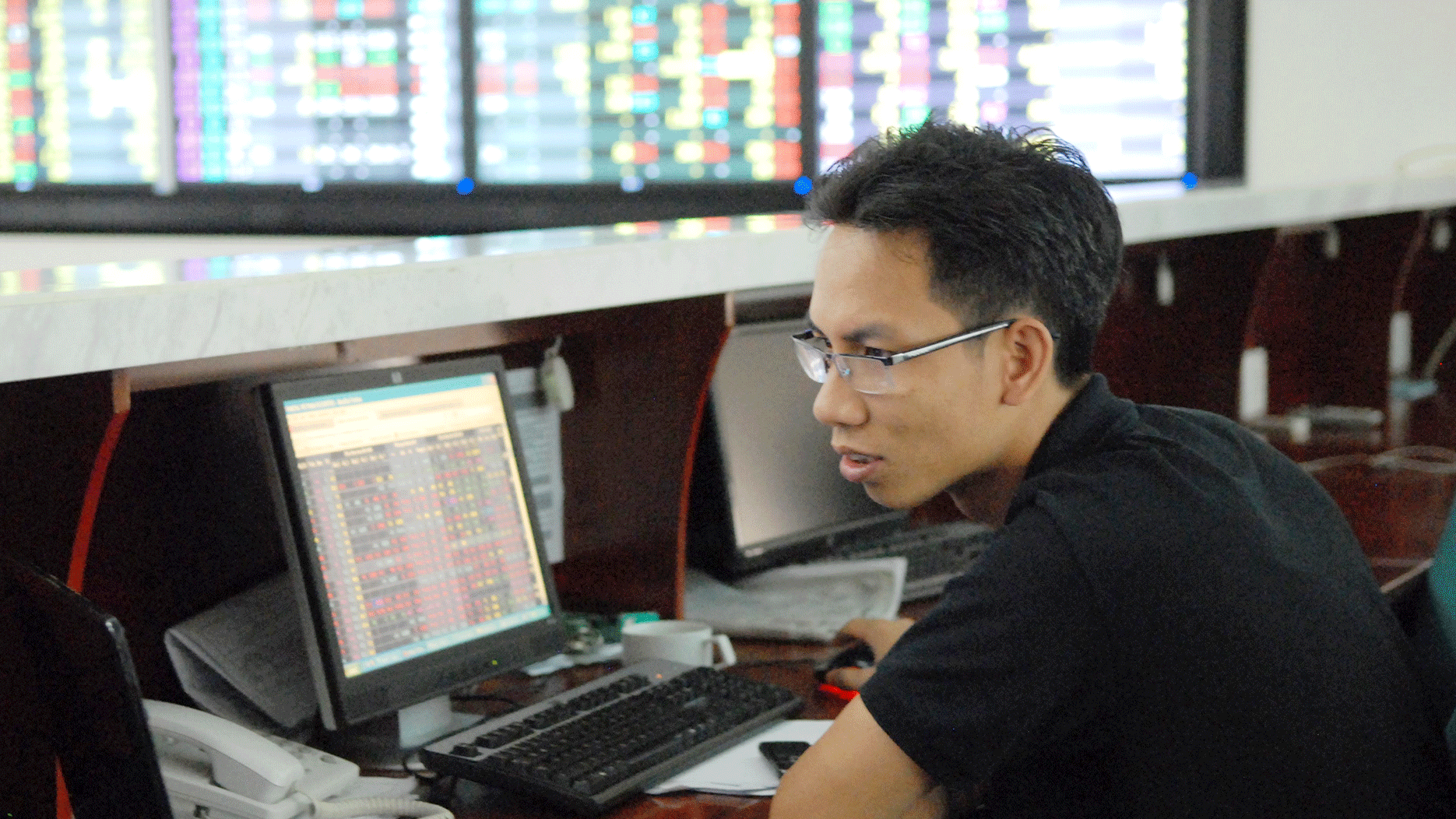 Hút vốn ngoại vào thị trường chứng khoán ảnh 1