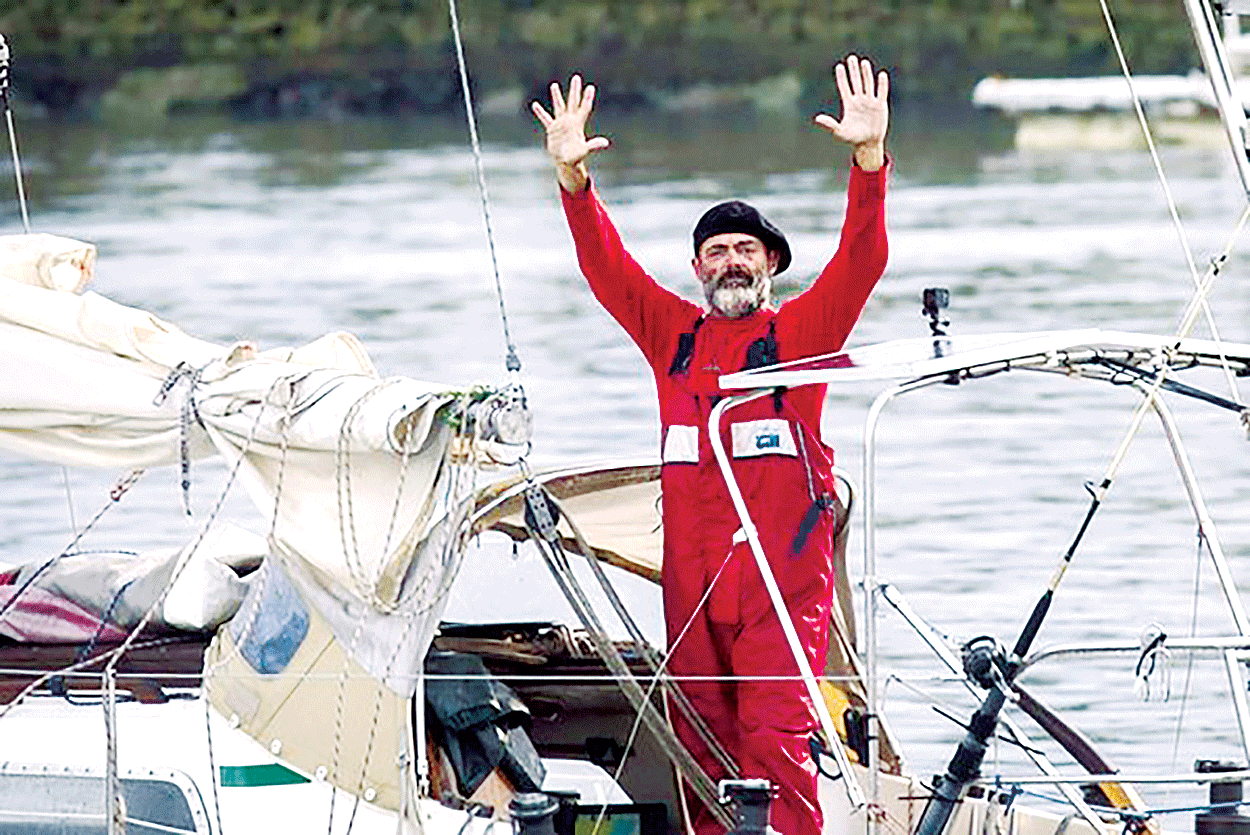 Một mình vượt Đại Tây Dương thăm cha mẹ