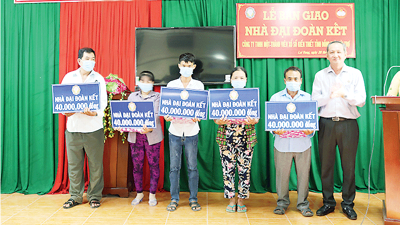 Công ty TNHH MTV Xổ số kiến thiết Đồng Tháp trao nhà Đại đoàn kết tại huyện Lai Vung, Đồng Tháp