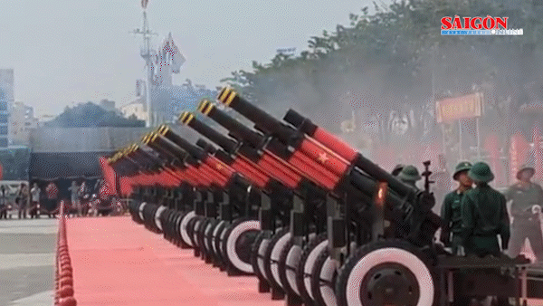 Ngắm dàn đại bác diễn tập cho lễ kỷ niệm 50 năm Ngày Giải phóng miền Nam, thống nhất đất nước