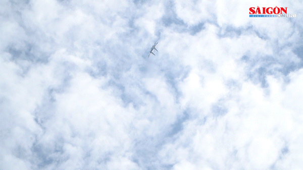 Màn nhào lộn “đỉnh nóc kịch trần” của tiêm kích Su-30MK2