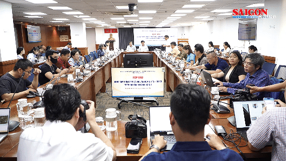 Áp lực giao thông dịp lễ 30-4 và 1-5: Metro, máy bay đồng loạt “tăng tốc”