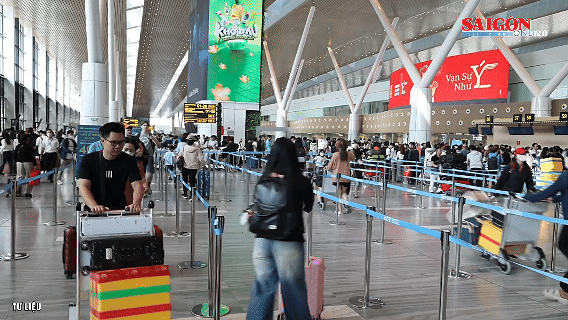 Lễ 30-4 và 1-5, sân bay Tân Sơn Nhất dự kiến đón 125.000 khách/ngày