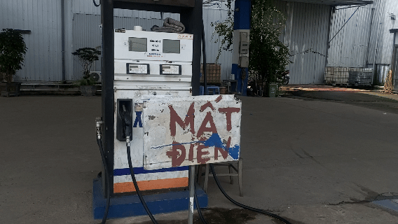 Hà Nội: Một số cửa hàng xăng dầu đóng cửa, mở bán cầm chừng