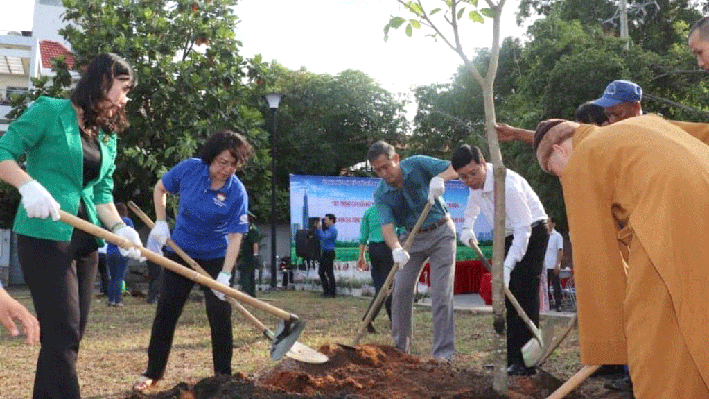 Thi đua hoàn thành nhiều công trình dân sinh