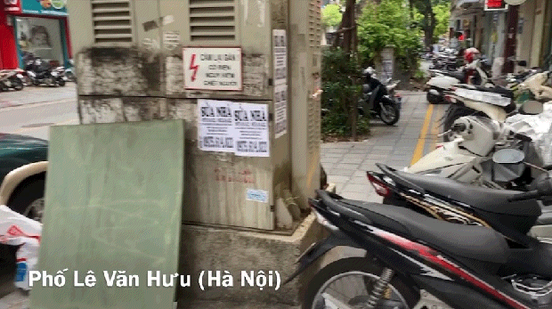 Hà Nội: Phân chia vỉa hè, người đi bộ... "đâm" vào gốc cây, tủ điện