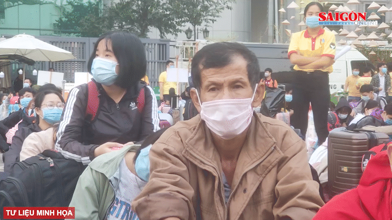 Tổ chức chuyến xe, tàu đưa công nhân lao động về quê đón tết