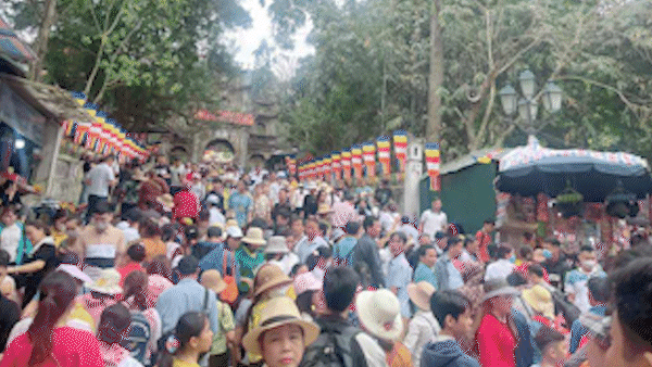 Tổng thu từ khách du lịch Hà Nội trong dịp tết đạt 2.350 tỷ đồng