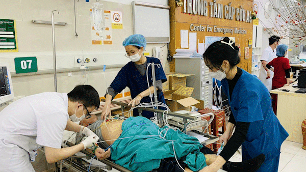 Cấp cứu tai nạn giao thông giảm, thương vong do pháo và vật liệu nổ tăng