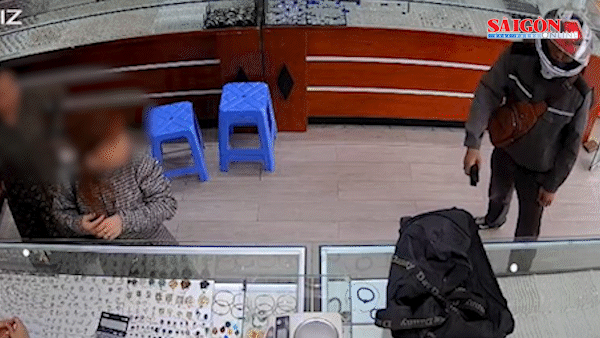 Bắt đối tượng dùng dùi cui điện cướp tiệm vàng ở Phú Thọ