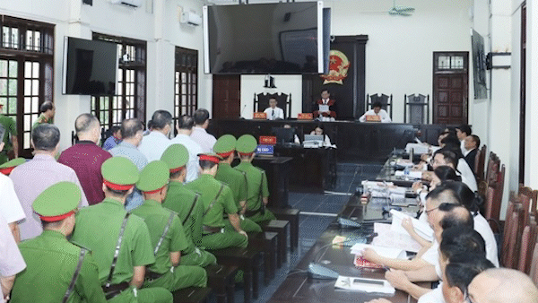 Bắt đầu xét xử cựu Bí thư và Chủ tịch UBND tỉnh Lào Cai