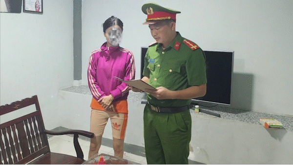 Lên mạng rao bán bọ xít, nhận tiền cọc rồi chiếm đoạt 