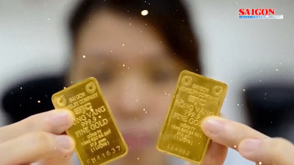 Giá vàng nhẫn 9999 neo ở đỉnh mới dù giá vàng thế giới tiếp tục giảm