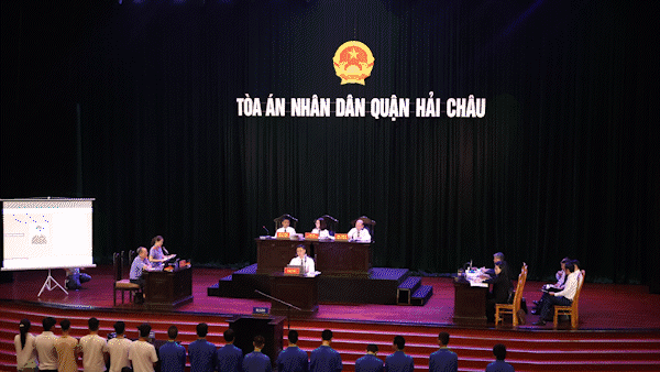 16 bị cáo tại phiên tòa