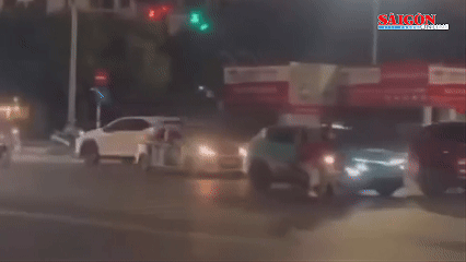 Tai nạn liên hoàn giữa 6 ô tô và 1 xe máy