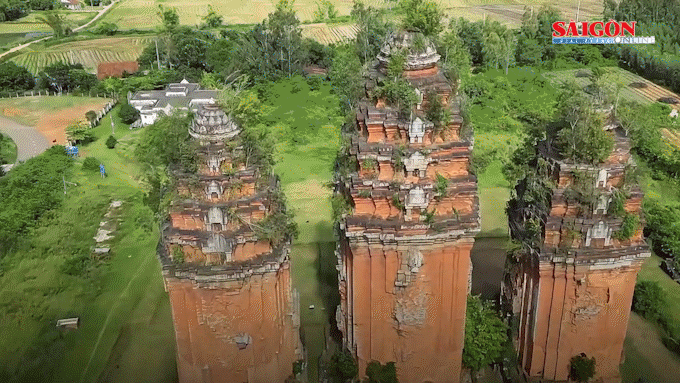 Độc đáo kỹ nghệ tôn tạo tháp cổ hơn 800 năm tuổi