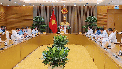 Thủ tướng yêu cầu đa dạng hóa việc in ấn, phát hành sách giáo khoa