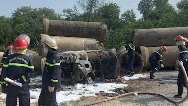 Quảng Nam: 1 người tử vong trong chiếc ô tô bị cháy trụi