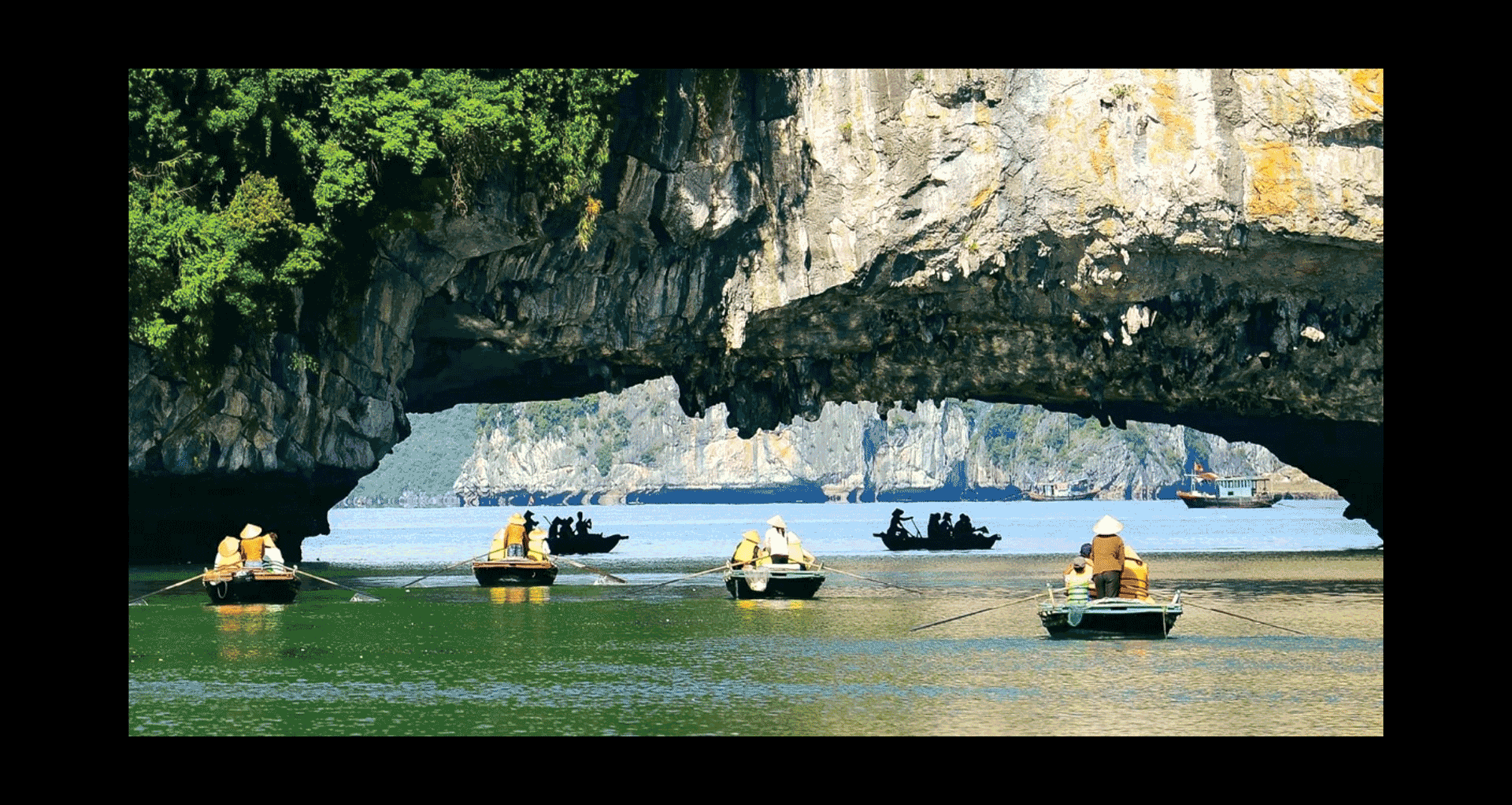 Đông Bắc ẩn hiện trong mây ảnh 1