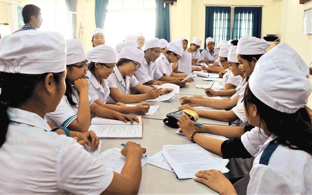 Chạy đua nâng cấp, thành lập trường đại học ảnh 1