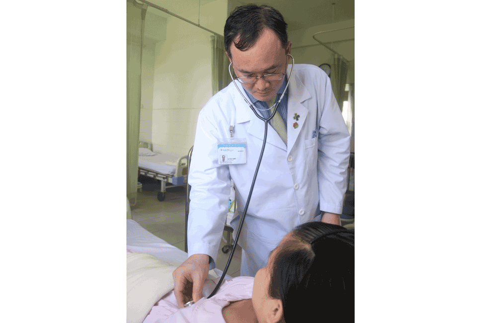 Cấp cứu kịp thời bệnh nhân u nang buồng trứng và u xơ tử cung to