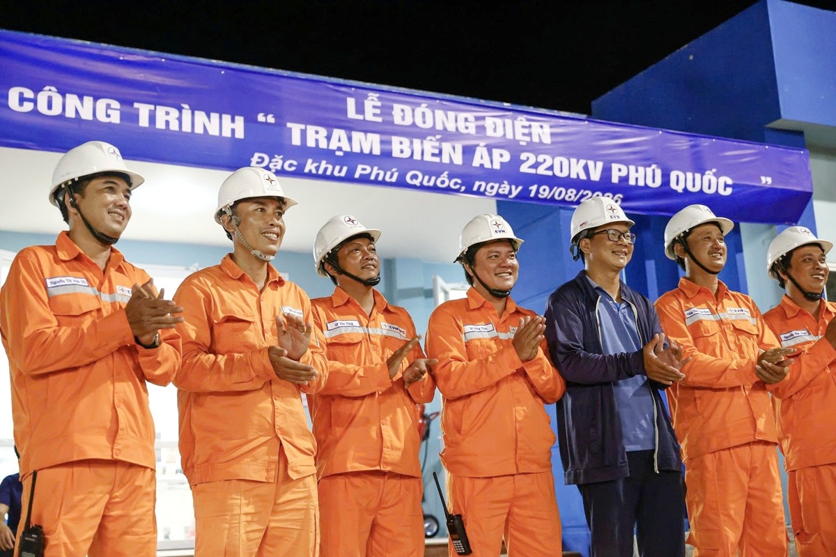 EVNSPC vừa đóng điện nghiệm thu công trình Trạm biến áp 220kV Phú Quốc.