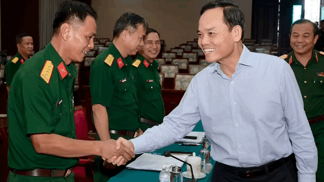 Xây dựng lực lượng vũ trang TPHCM vững mạnh toàn diện, “mẫu mực, tiêu biểu”