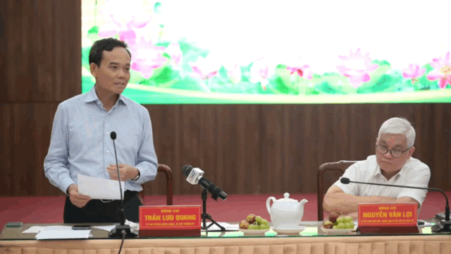 Bí thư Thành ủy TPHCM Trần Lưu Quang làm việc với phường đông dân nhất thành phố