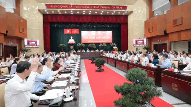 Xây dựng TPHCM trở thành trung tâm dịch vụ lớn của cả nước