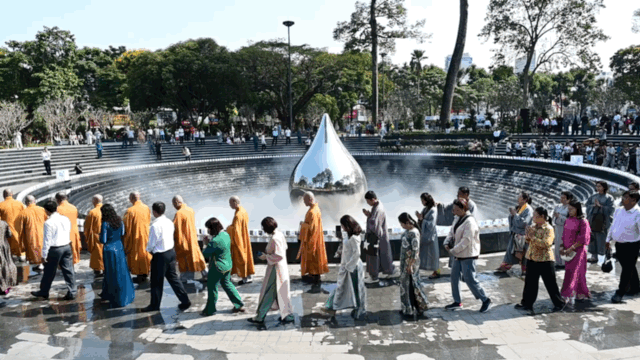 Xúc động lễ tưởng niệm, cầu siêu đồng bào mất vì đại dịch Covid-19